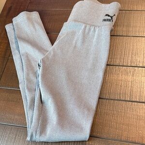 Puma size Small Stretch Leggings